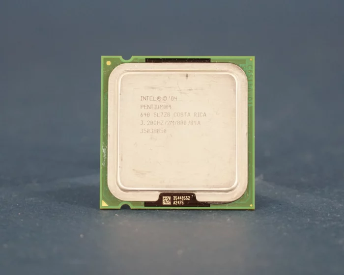 Intel Pentium 4 640 Socket 775 processor gebruikt