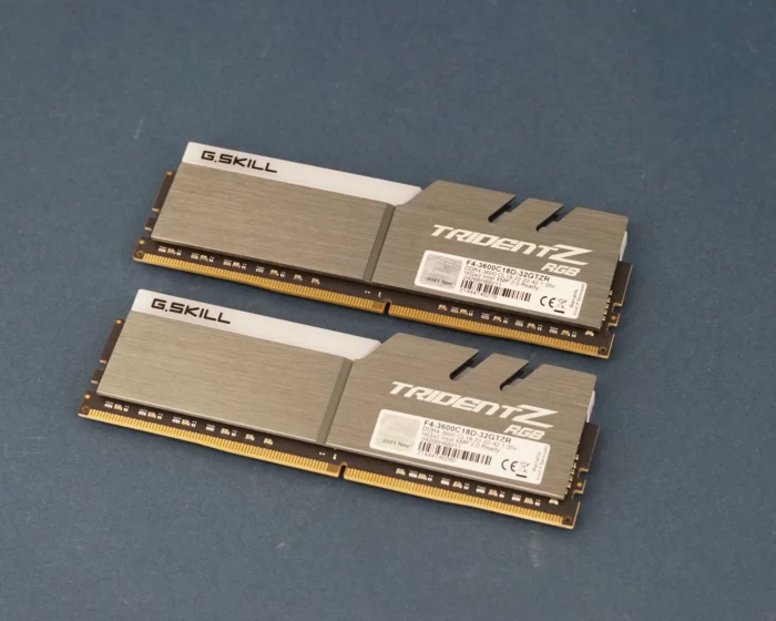 32GB DDR4 (2x16GB) 3200MHz G.Skill Trident Z RGB F4-3600C18D-32GTZR intern geheugen gebruikt