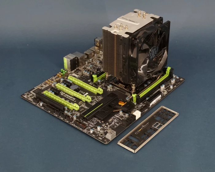 Gigabyte G1.Assassin 2, Intel Core i7-3930K, Cooler Master Hyper 412S combiset gebruikt