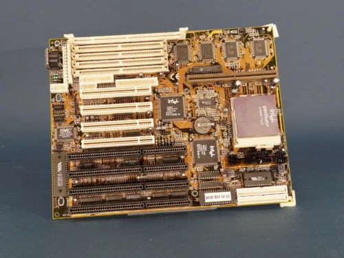 Full Yes Intel 82430VX Moederbord + Intel Pentium MMX 166 Processor - Baby AT, Socket 7 - Gebruikt